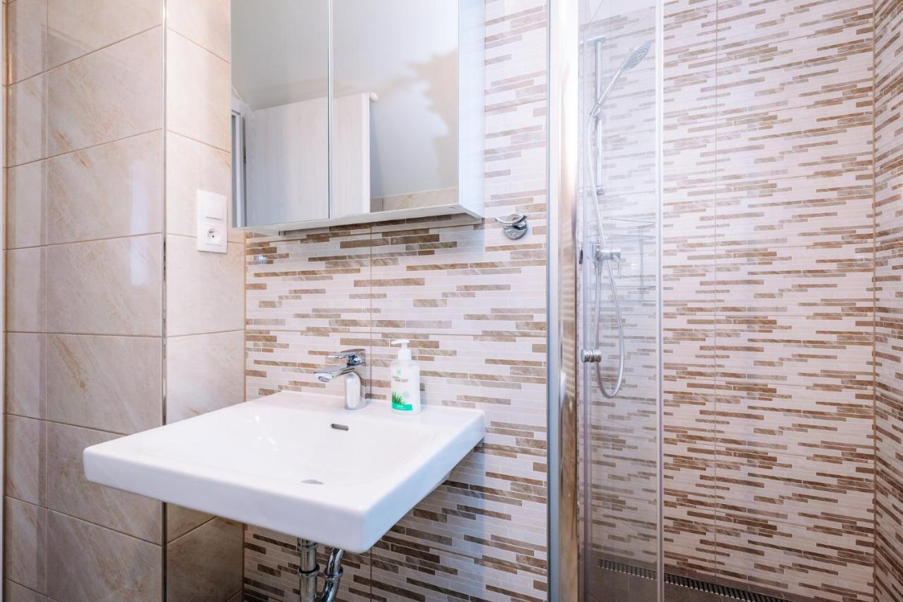 Aura VI Apartment โบจิดาร์ ภายนอก รูปภาพ